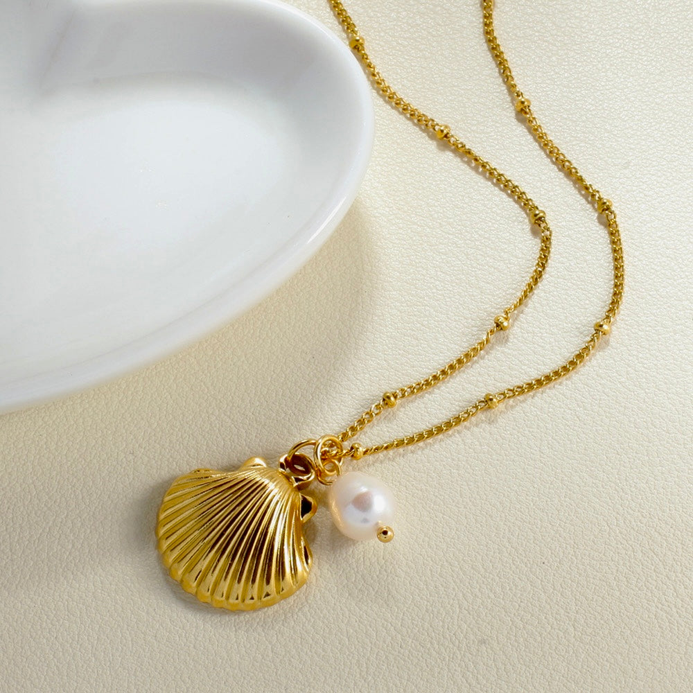 Shell Pearl Necklace
