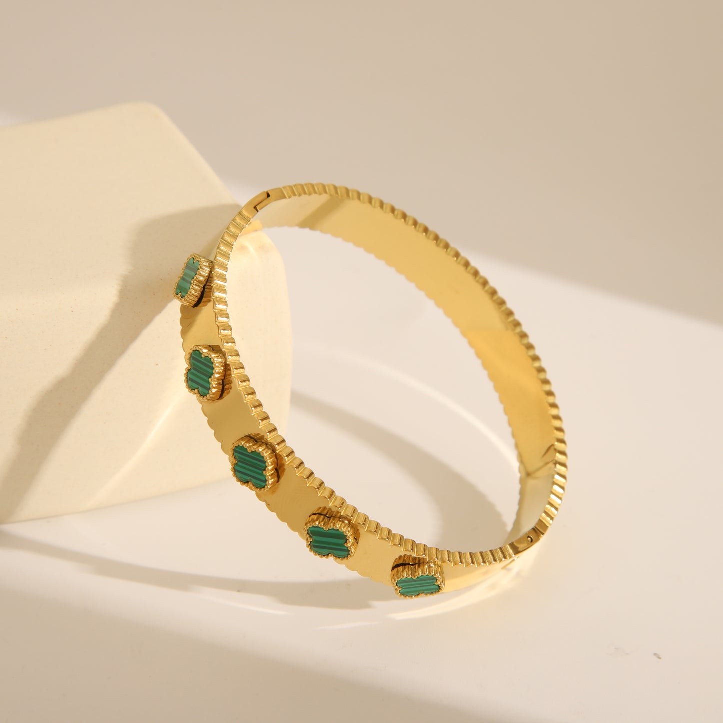 Clover Bangle