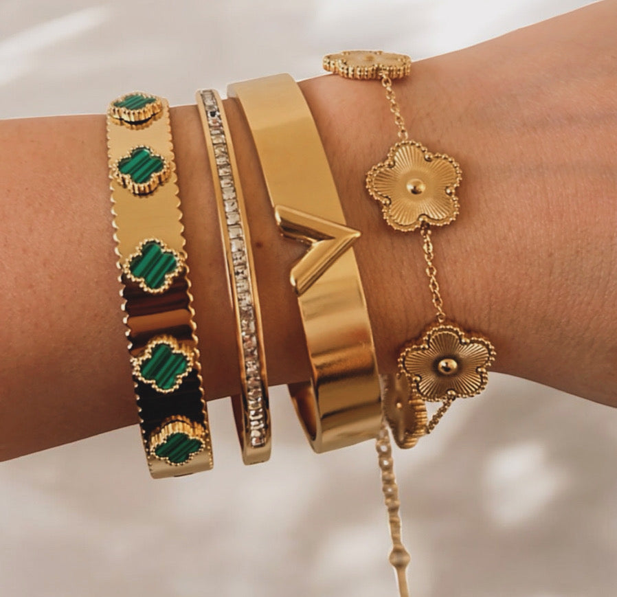 V Bracelet