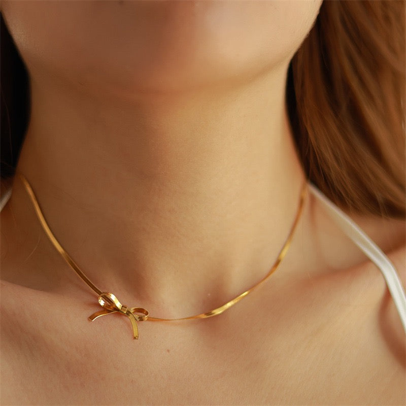Bow Necklace