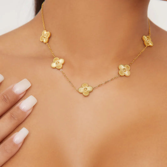 Clover Necklace Gold