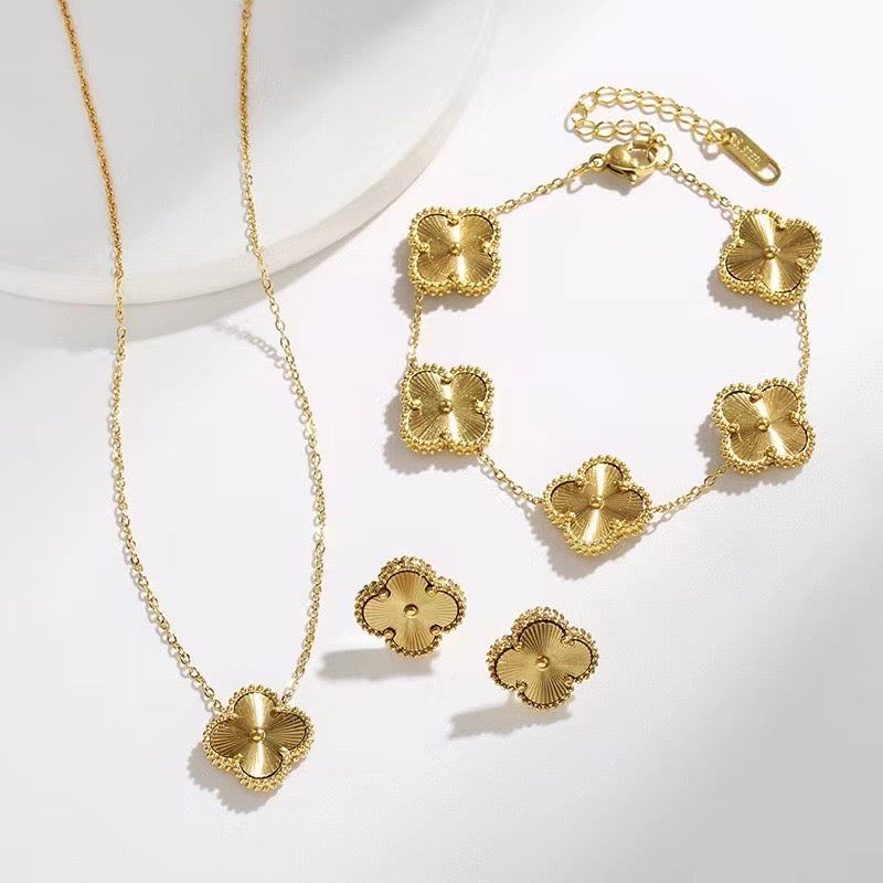 Clover Trio Gold