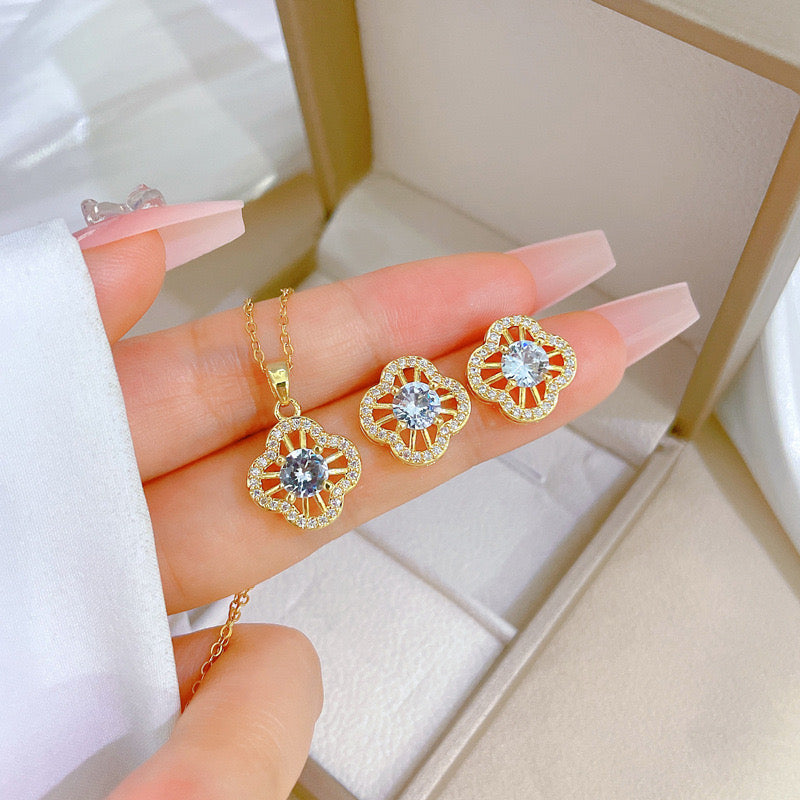 Golden Clover Earrings