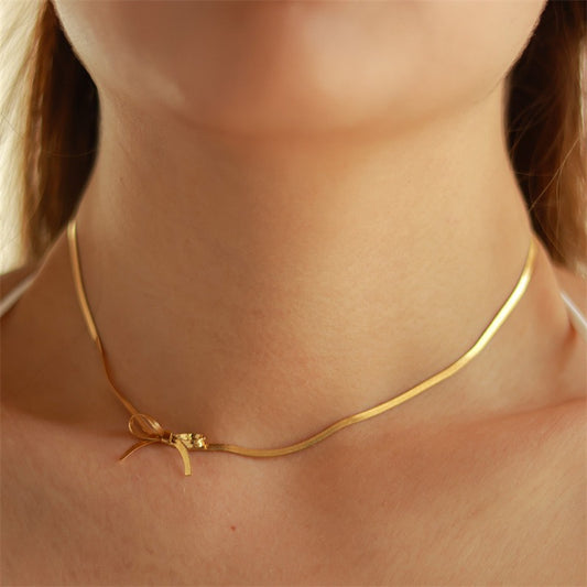 Bow Necklace